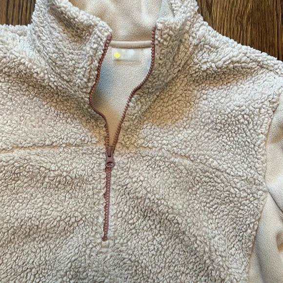 Zella Fleece and Faux Shearling 1/4-zip Pullover. Size medium - Picture 4 of 7
